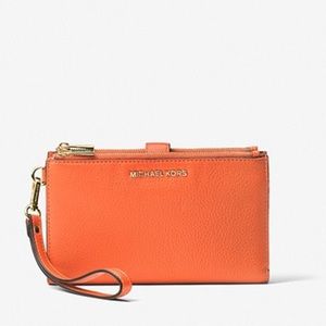 MICHAEL KORS JET SET WRISTLET WALLET